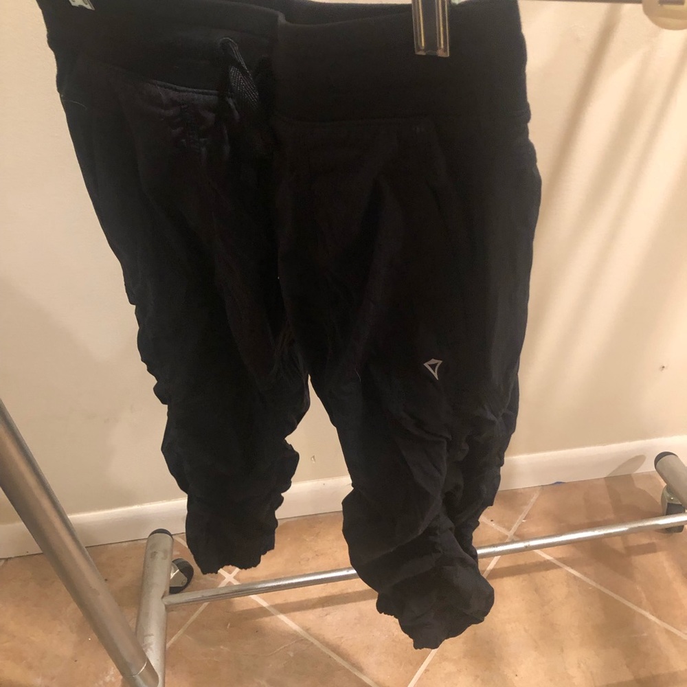 Ivivva cropped parachute pant
